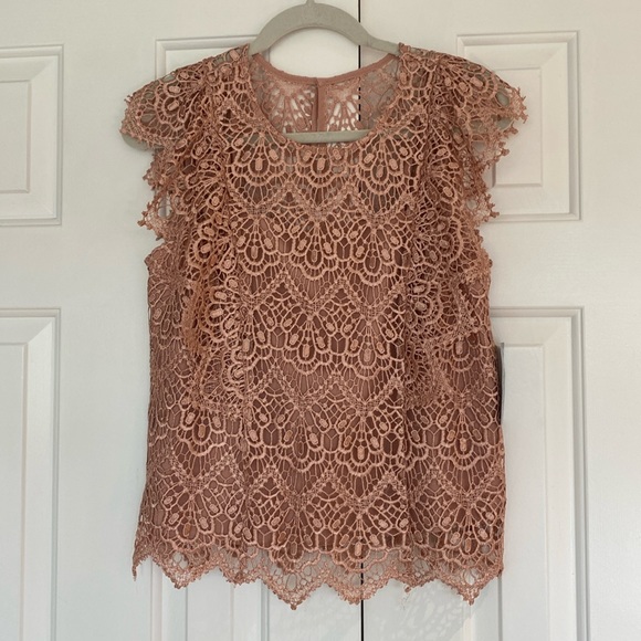 Adelyn Rae Lace with a lovely drape over the edge of shoulders - Picture 2 of 11